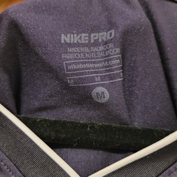 Nike Pro Long Sleeve Ladies' Medium - Picture 3 of 3